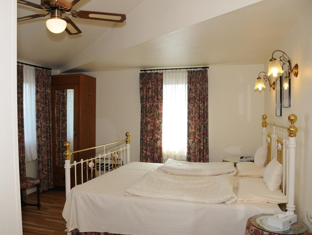 Hotel Admiral Wiesbaden Szoba fotó